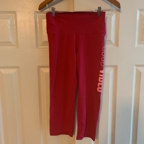 Good Vibes Pink Capri‎ Leggings Size Medium - Picture 2 of 6